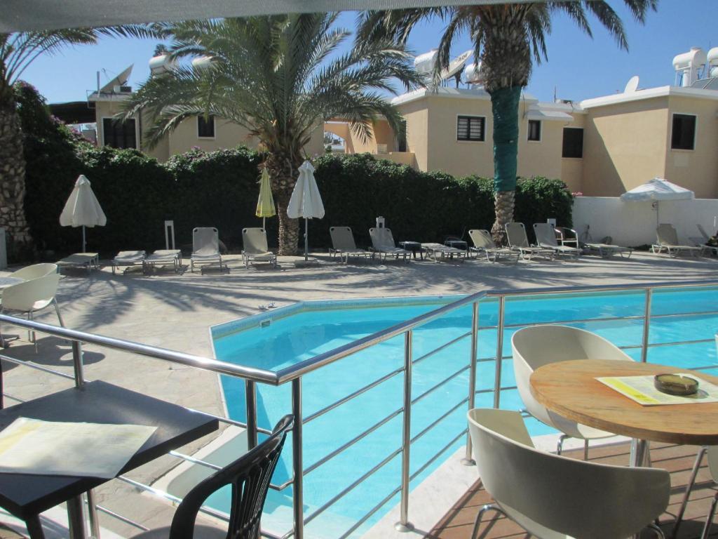 Andries Apartments Paphos Exterior foto